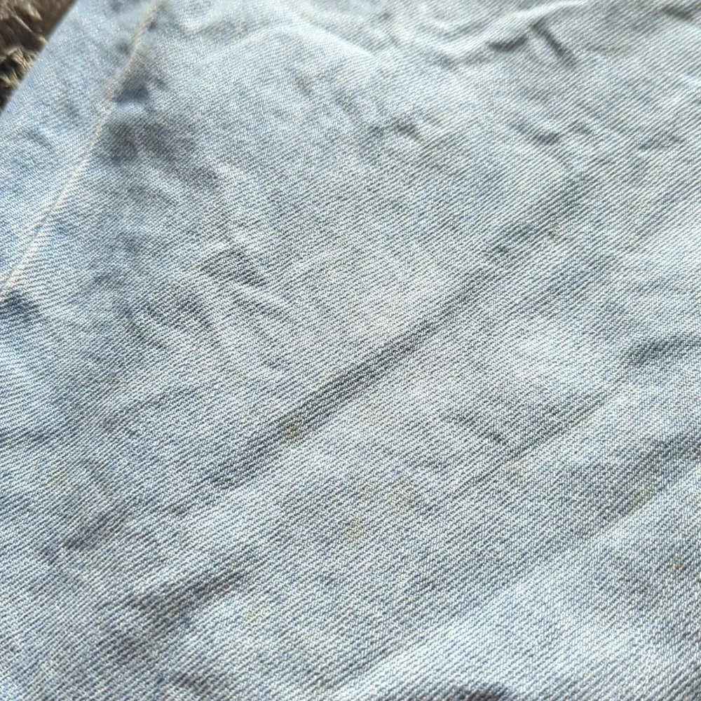 Everlane Original Cheeky Jean in Stone-washed Sky - Picture 12 of 16